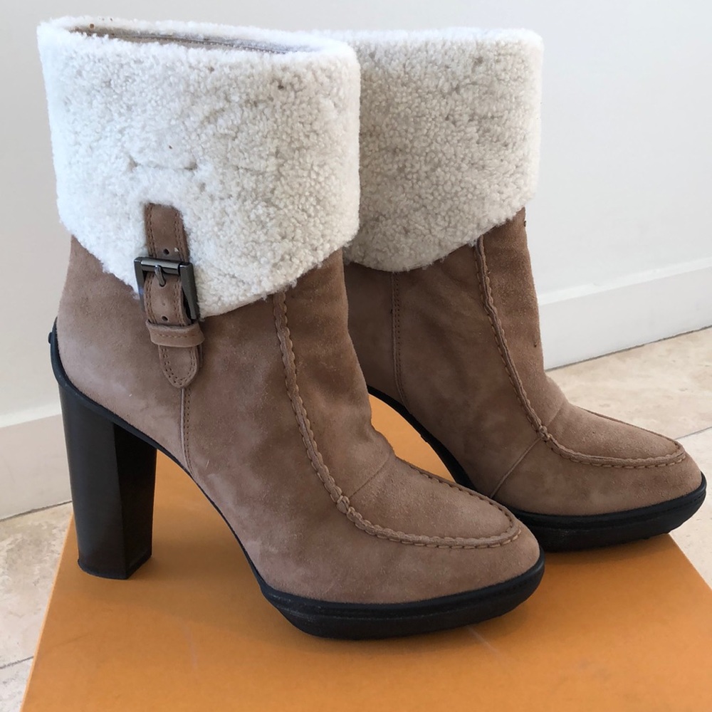 Tod’s Genuine Suede & Shearling Heeled Boots • 38